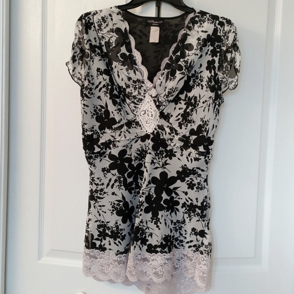 ⚜️ Cocomo Black Floral Blouse